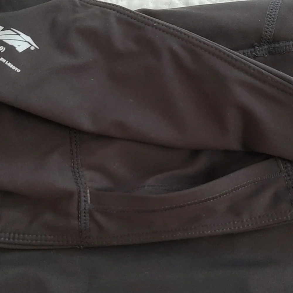 Avia Woman’s Active Performance Black & White Leggings/Size M(8-10)